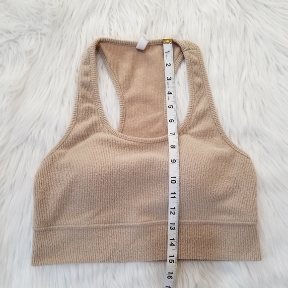 Wishlist Crop Top Color Tan Cream SIZE L. - Picture 11 of 12
